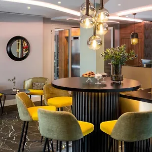 4* Hotel Leonardo Boutique Center