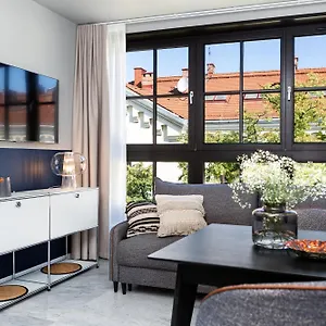 5* Aparthotel H11