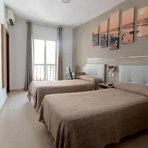 hostal-la-pilarica-marbella.es-andalucia.com/
